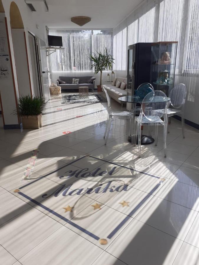 Hotel Marika Римини Екстериор снимка