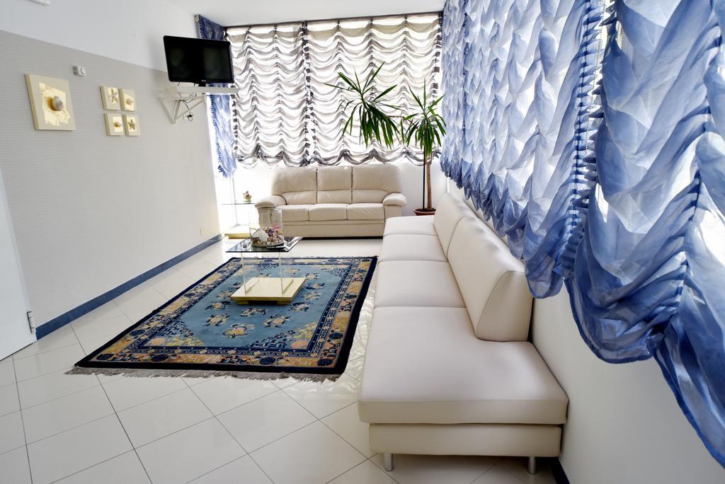 Hotel Marika Римини Екстериор снимка