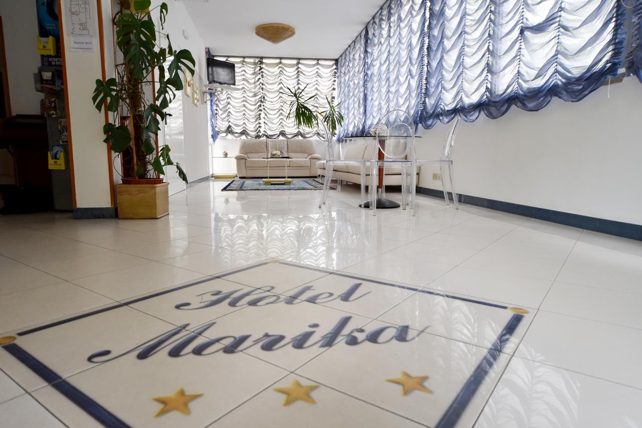 Hotel Marika Римини Екстериор снимка