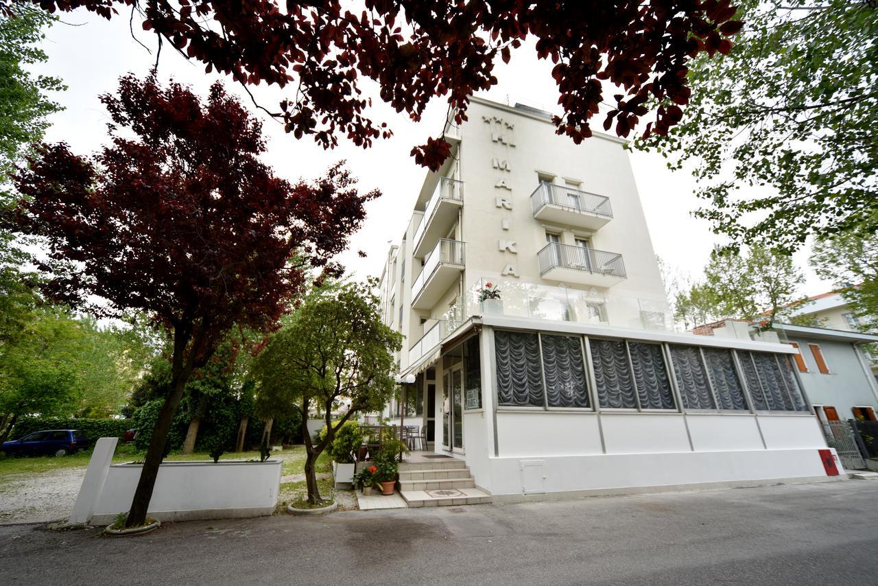 Hotel Marika Римини Екстериор снимка